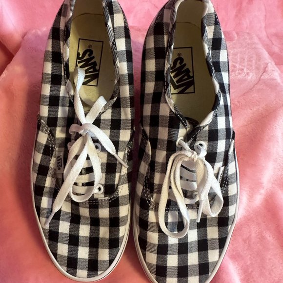 Vans - Picture 2 of 3